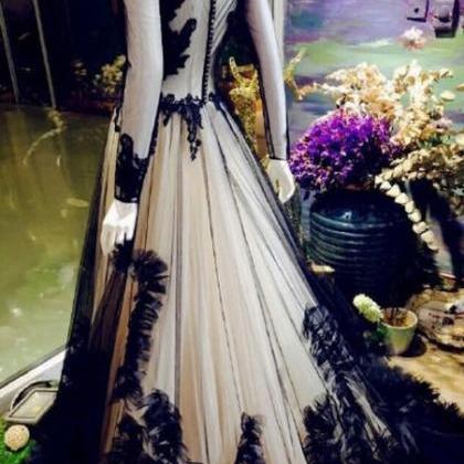 Exquisite Black Tulle Lace Neckline Formal Long..