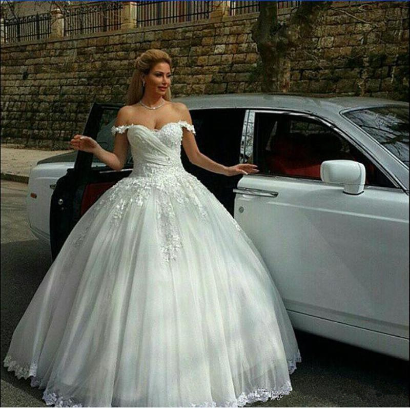 Beach Wedding Dresses with Off the Shoulder Coverage